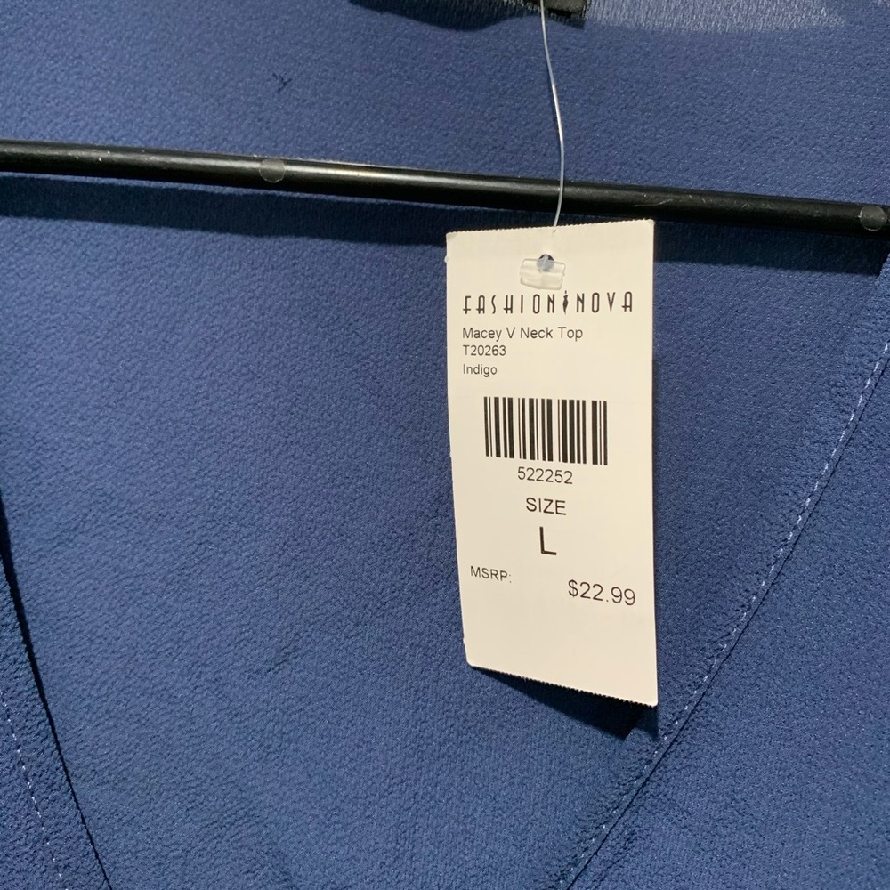 Fashion nova front tip crop top